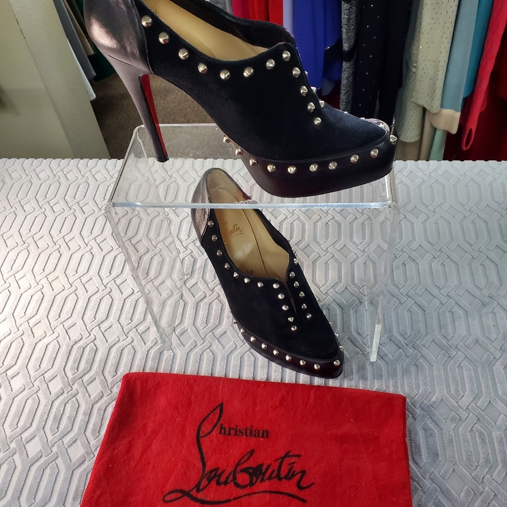 Red Bottom Shoes - Picture 2 of 5